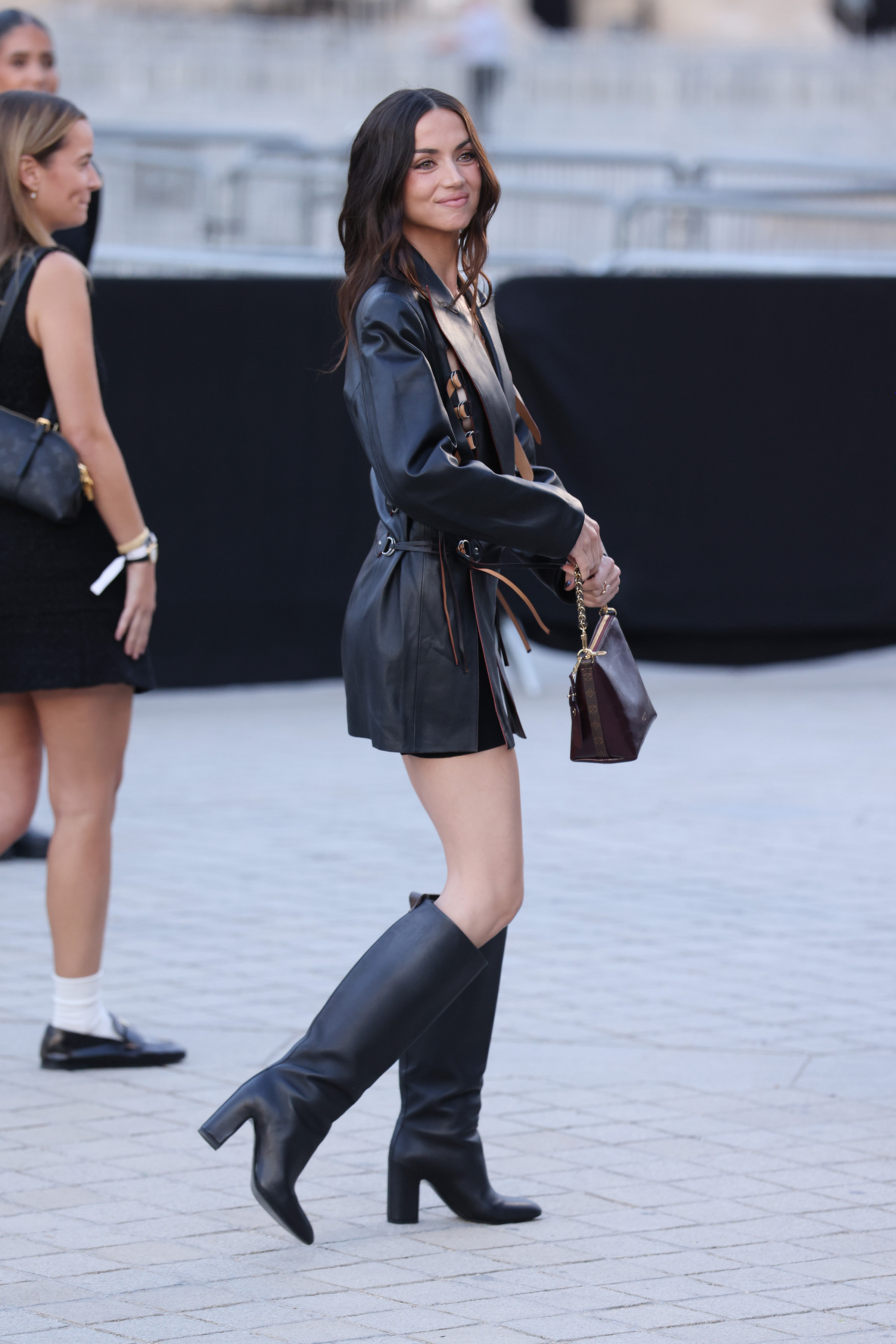 ADAA084.jpg ADAA084.jpg