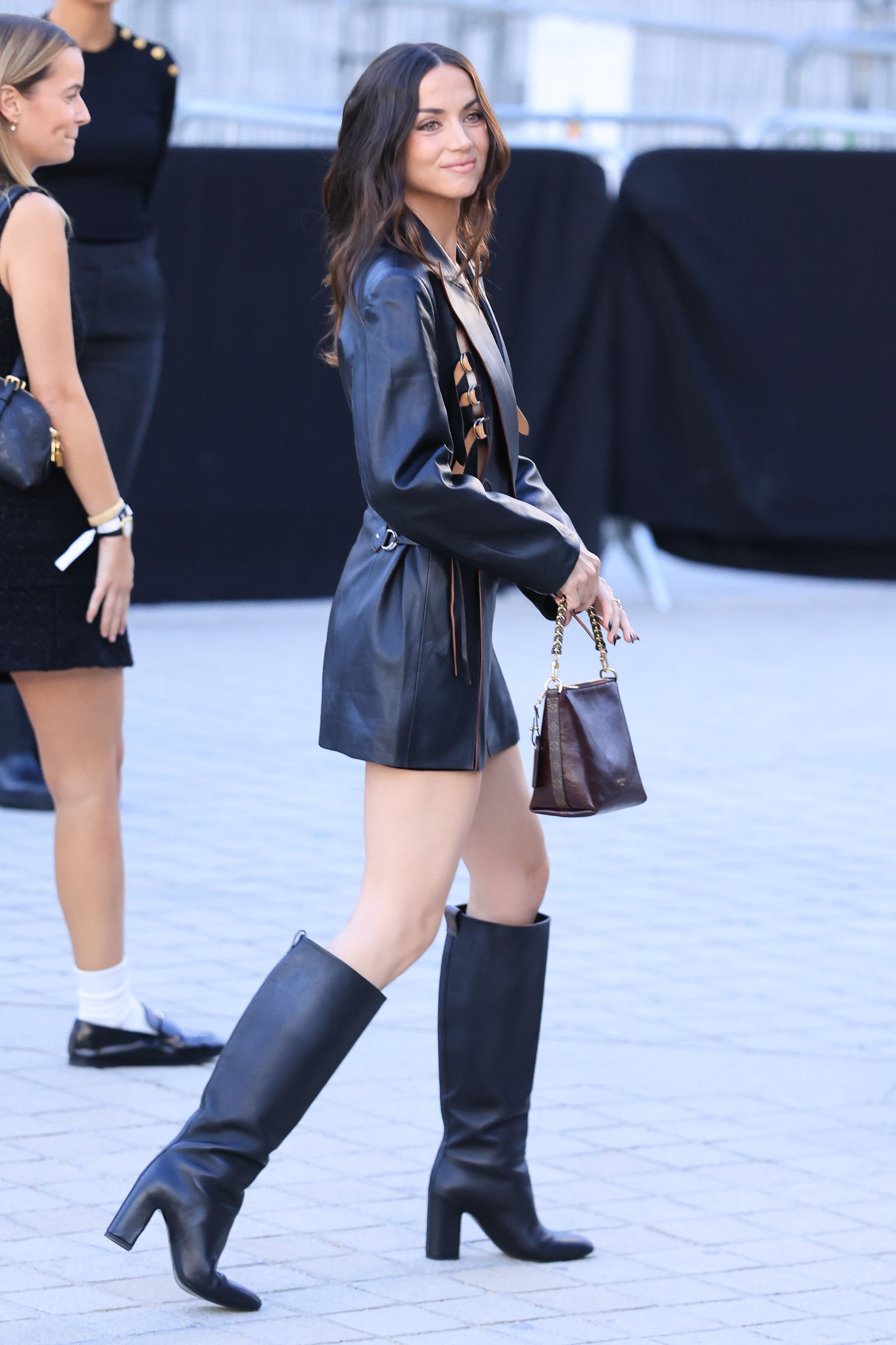 ADAA121.jpg ADAA121.jpg
